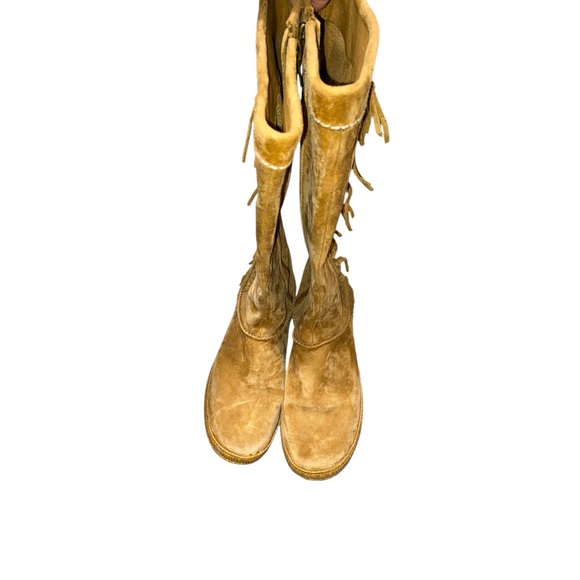 Ugg Australia Mammoth Suede Fringe Boots, US 8.5 women EUC - Picture 3 of 11